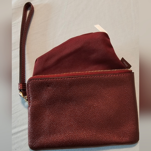 Coach Metallic Cherry Leather wristlet New without tags - Picture 6 of 16